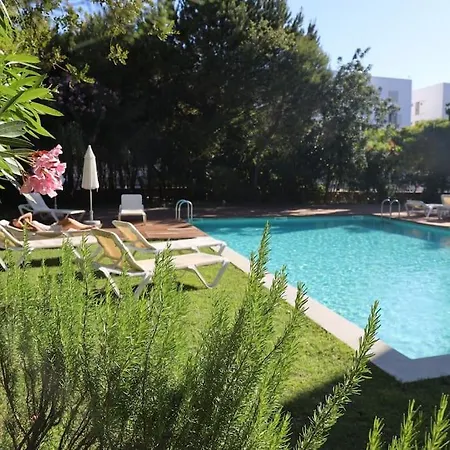 Lagos, Meia Beach, Marina