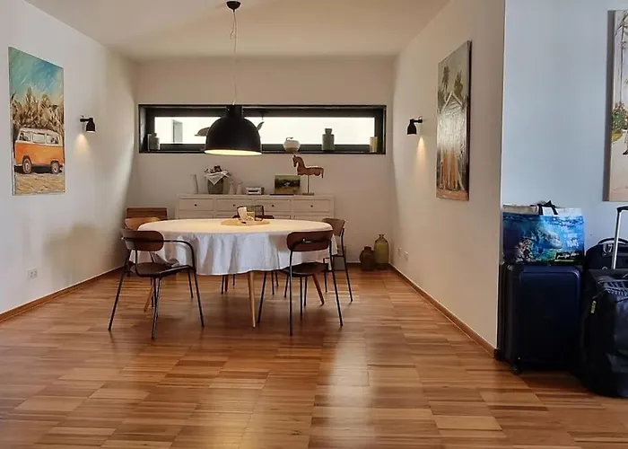 Lagos, Meia Beach, Marina *