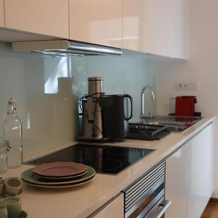 Lagos, Meia Beach, Marina *