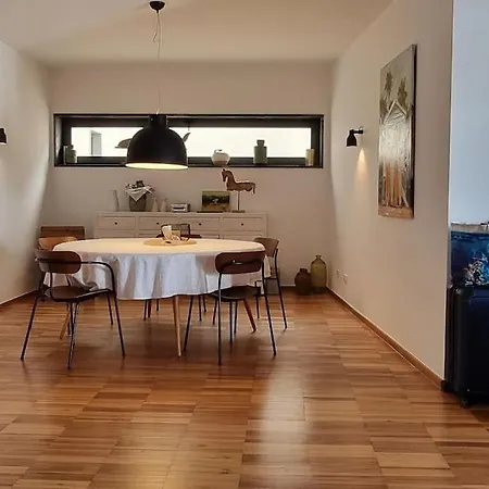 Lagos, Meia Beach, Marina *