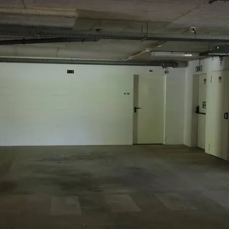 Lagos, Meia Beach, Marina Lagos