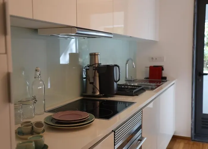 Lagos, Meia Beach, Marina *